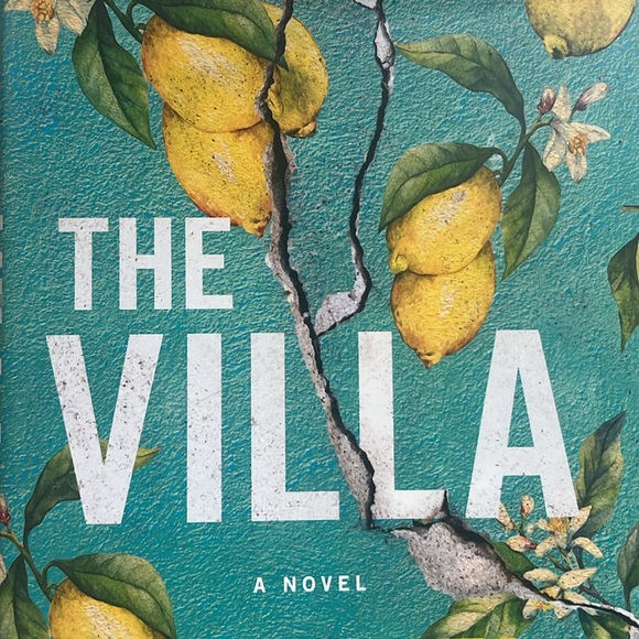 The Villa. A novel by Rachel Hawkins. Hardcover. - Picture 3 of 8